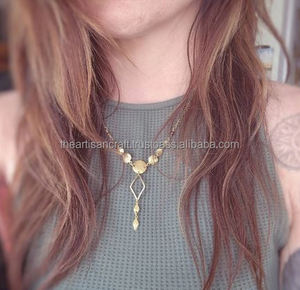 Collier en Y ou Lariat en laiton martelé fait à la main avec un design délicat en forme d'oeil de tigre et des fonctionnalités au toucher réel par Artisan Craft - Product Image 6