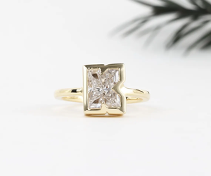 Bague en or massif 14 carats avec initiale et diamant, Bague empilable avec initiale en diamant de laboratoire, Bague personnalisée avec initiale - Product Image 1