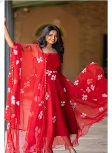 Vestido Anarkali de organza con estampado floral, hermoso y elegante para fiestas, con pantalón y dupatta, completamente cosido y listo para usar. - Product Image 4