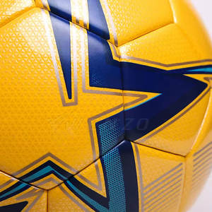 Ballon de football d'entraînement professionnel de haute qualité, design durable, rebond optimal pour les entraînements et les jeux en extérieur - Product Image 6