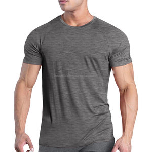 T-shirt homme doux pour la peau, haute qualité, col rond, tissu extensible, personnalisable, modèle vierge - Product Image 1