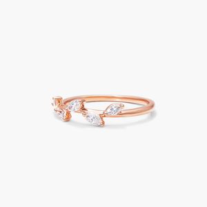 Bague en diamant à motif feuille en or rose - Product Image 4