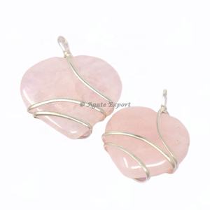 Pendentif coeur en cristal semi-précieux Enveloppe d'agate de mousse Pierre précieuse sculptée Technique de gravure de style Feng Shui et amour - Product Image 4