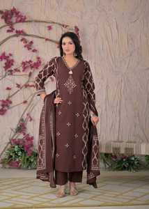 Conjunto de Traje de Algodón Color Chocolate de 60x60 cm para Mujer, con Kurta Elegante, Pantalón y Dupatta Suave - Product Image 4