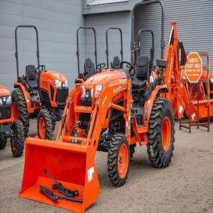 Potente tractor compacto diseñado para trabajo pesado en el campo y rendimiento fluido en todas las estaciones Kubota Lx2610 - Product Image 1