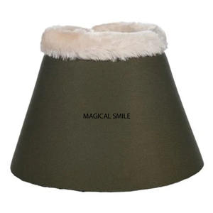 Botas de neopreno para caballos Comfort Softopren diseñadas para brindar protección y comodidad superiores para su caballo durante las paseos. - Product Image 1