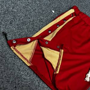 Pantalones Cortos Deportivos Rojos Personalizados al por Mayor para Hombre con Cordón Lateral y Secado Rápido - Product Image 5