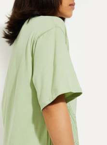 T-shirt d'été décontracté pour femme à col en V, coupe ample, manches courtes, uni et basique - Product Image 2