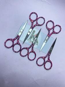 Tijeras de Uñas de Acero Inoxidable con Punta Curva Premium y Cuchilla Afilada para el Cuidado de las Cutículas, Diseño de Orificio Cuadrado, Herramienta de Belleza Duradera - Product Image 2