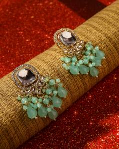 Pendientes de lujo con cuentas verde pastel, hechos a mano, de aleación de zinc chapada en oro, tradicionales, étnicos, para mujer, al por mayor - Product Image 1