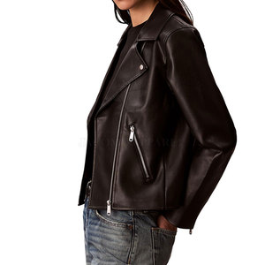 Vêtements d'extérieur de qualité supérieure et confortables pour femmes, veste en cuir d'hiver conçue pour une tenue durable et un style élégant - Product Image 4