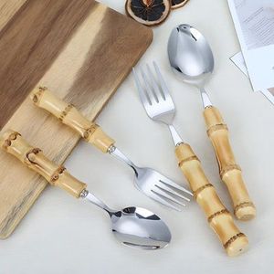 ชุดช้อนส้อมสแตนเลสสตีลทันสมัยพร้อมด้ามจับลายทอง ทนทานต่อการล้างในเครื่องล้างจาน เหมาะสำหรับงานเลี้ยงอาหารค่ำงานแต่งงาน - Product Image 2