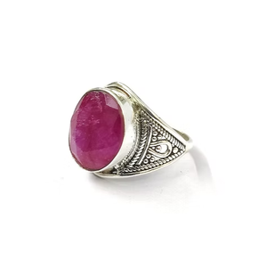 Pierre précieuse rubis taillée de 5,2 grammes, en argent sterling 925, filigrane simple, oxydé, bijoux bohèmes pour un usage quotidien - Product Image 2