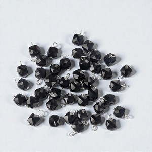 Cuentas de Ónix Negro en Forma de Cubo, Piedras Preciosas Naturales Facetadas para la Fabricación de Joyas, Collares y Pulseras, Venta al por Mayor, Oro de 14K - Product Image 1