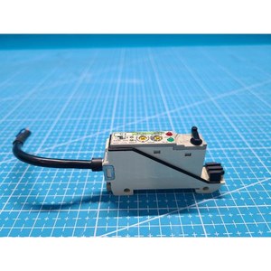 SUNX SS-A5เซ็นเซอร์ตรวจจับพื้นที่โฟโตอิเล็กทริกใช้เป็นชิ้นส่วนอุปกรณ์เซมิคอนดักเตอร์รุ่นเก่า - Product Image 1