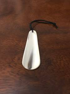 Calzador de Cuerno de Búfalo Auténtico 100% Lujoso Hecho a Mano Ecológico con Tira de Cuero Estilo Moderno Antiguo Tamaño Personalizado - Product Image 2