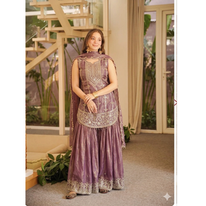 ชุดสูทผู้หญิงสวยงาม ผ้าเนื้อนุ่ม พร้อมผ้าคลุมไหล่เข้าชุด ซื้อโดยตรงจากซัพพลายเออร์ในราคาขายส่ง - Product Image 1