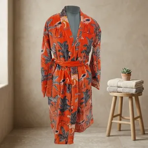 เสื้อคลุมกำมะหยี่แบบยาวสำหรับผู้หญิงพร้อมลายพิมพ์สัตว์แขนยาวสวมใส่สบายสีส้ม - Product Image 1