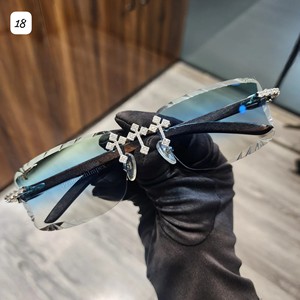 Lunettes de soleil pour hommes personnalisées glacées Moissanite Blue Shades pour fournisseur indien Glamorous Shiny Design Googels prix de gros - Product Image 1