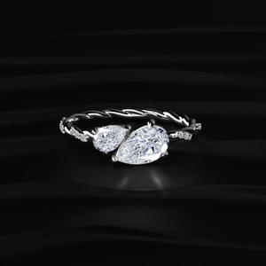 Bague en diamant de laboratoire 1,5 carat D-E VVS-VS, double taille poire, pavé torsadé, design moderne et élégant, pour femme, magnifique et captivant - Product Image 1