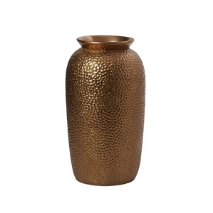 Vase de table en cuivre fait main, design texturé rustique, porte-fleurs décoratif, centre de table - Product Image 1