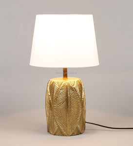 โคมไฟตั้งโต๊ะสีขาวแบบสั่งทำฐานโลหะสีทองทำด้วยมือคุณภาพสูงโคมไฟตั้งโต๊ะแบบปรับแต่งได้ทุกประเภท - Product Image 1