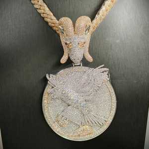 Pendentif Moissanite Bling Bling Effet Givré Tête d'Aigle et Tête de Bélier en Argent 925, Bijou Hip Hop Cadeau avec Options Personnalisables - Product Image 2