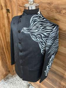 Traje Bandhgala Negro de Diseñador para Hombre con Estampado de Águila – Chaqueta Estilo Sherwani Indo-Occidental para Novio de Boda - Product Image 2