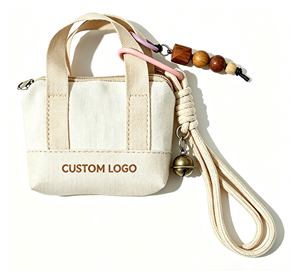 Porte-clés léger personnalisé en forme de mini sac fourre-tout, pendentif élégant pour sac à dos, sac à main, cadeau de vacances - Product Image 1