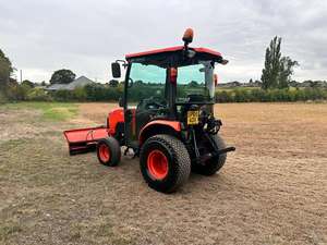 Good Sales Price for B2231 22HP 4WD Compact Tractor Gear Drive Multifunctional High Wessex FS360 Spreader Attachment - Product Image 2