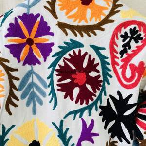 Chaqueta de algodón Suzani hecha a mano en India, chaqueta corta bordada a mano, abrigo unisex, chaqueta corta Suzani hecha a mano - Product Image 6