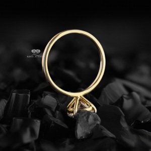 Bague de fiançailles en diamant rond, or 14 carats, solitaire, minimaliste, délicate, bague de mariée, bague de demande en mariage, cadeau d'anniversaire pour elle - Product Image 3