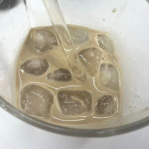 Mélange de café instantané aromatisé au durian et au sucre 4-en-1 de qualité supérieure, prêt à boire, OEM, marque privée, vente en gros, approvisionnement en vrac, prix d'usine - Product Image 4