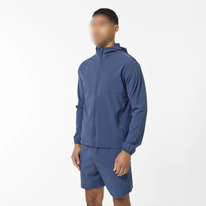 Conjunto de Pantalones Cortos y Chaqueta Cortavientos Azul Sólido para Hombre, Chaqueta Deportiva Impermeable con Capucha Premium y Pantalones Cortos Deportivos Tipo Cargo, 2 Piezas - Product Image 1