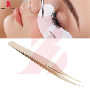 Pinzas para Extensión de Pestañas de Acero Inoxidable Color Dorado, Punta Curva de Alta Precisión para Pestañas de Volumen y Aislamiento - Product Image 4