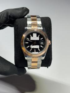 Reloj de Lujo con Cristal de Alta Calidad, Caja de Acero Inoxidable, Movimiento de Cuarzo Automático a Batería, Resistente al Agua, para Uso Profesional - Product Image 1
