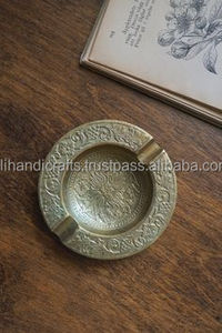 Cendrier élégant en laiton avec repose-cigare et motif oriental gravé – Cendrier en laiton antirouille pour la maison, le bureau, le bar, le comptoir - Product Image 5