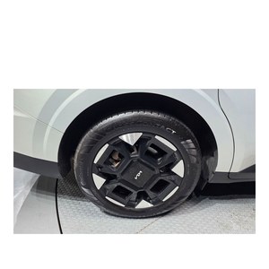 Kia Carnival HEV Signature 2024 de 7 Plazas con Asientos de Cuero, Caja de Cambios Automática, Cámara Trasera, 32,872 km, Volante a la Izquierda - Product Image 4