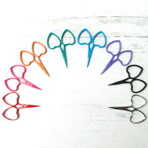 Tijeras de Bordado Pequeñas Little Love, Tijeras de Precisión de Acero Inoxidable para Cortar Hilo, para Manualidades y Costura - Product Image 3