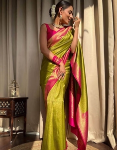 Sari Kanjivaram de diseño tejido en algodón y seda verde y rosa KV con blusa sin coser - Product Image 6