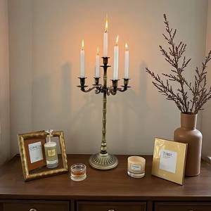 Candelabro Clásico de Metal Bronce de 5 Brazos para Velas Cónicas, Centro de Mesa Vintage para Sala de Estar, Comedor, Soporte para Velas de Cumpleaños - Product Image 2