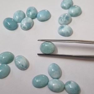 Larimar naturel, taille ovale, poli, 7x9 mm, cabochon, pierre précieuse en vrac |   Fournitures pour la fabrication de bijoux |   Fournisseur en gros - Product Image 2
