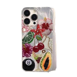 Funda de Teléfono Hecha a Mano con Cuentas Coloridas y Bordado Artístico, Funda de Teléfono Elegante con Cuentas y Acabado de Bordado Premium - Product Image 2