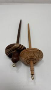 Aiguille à filer en bois de hêtre artisanale, conçue pour le filage du laine, le tissage et les travaux textiles, durable pour les artisans et les amateurs. - Product Image 3