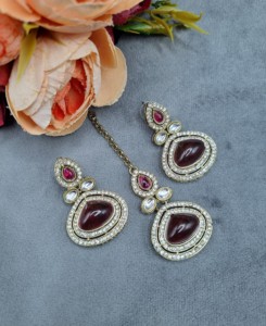 Exquisito conjunto de collar de perlas con piedras talladas en trillón, aretes y mangtika para mujer, joyería de diseño de moda al por mayor. - Product Image 6