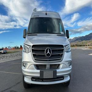 Sprinter 2500 Turbo R21 2021, Interior Oscuro, Furgoneta 4x4, ~4,200 Millas, Conversión Completa a Camper, Diésel V6 - Product Image 1