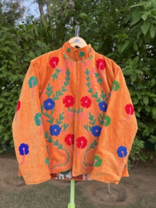 Elegante Chaqueta de Terciopelo Hecha a Mano para Mujer |   Ropa Exterior de Boutique con Bordado Floral de Lujo | - Product Image 4