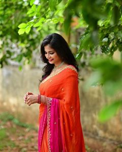 AARA Fashion - Sari Tradicional de Seda para Mujer, Color Naranja Rosado, Bordado, Largo hasta el Suelo, Estilo Indio-Pakistaní, Corte Regular, para Bodas - Product Image 2