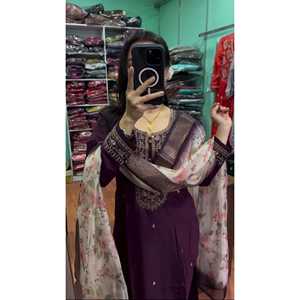 Ensemble haut et bas en soie pour femmes, avec dupatta, look de soirée - Product Image 4