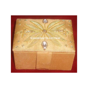 Boîte brodée à la main de couleur rose et or avec des motifs Zari, pour cadeaux de mariage et cadeaux d'affaires, prix d'usine antique - Product Image 4